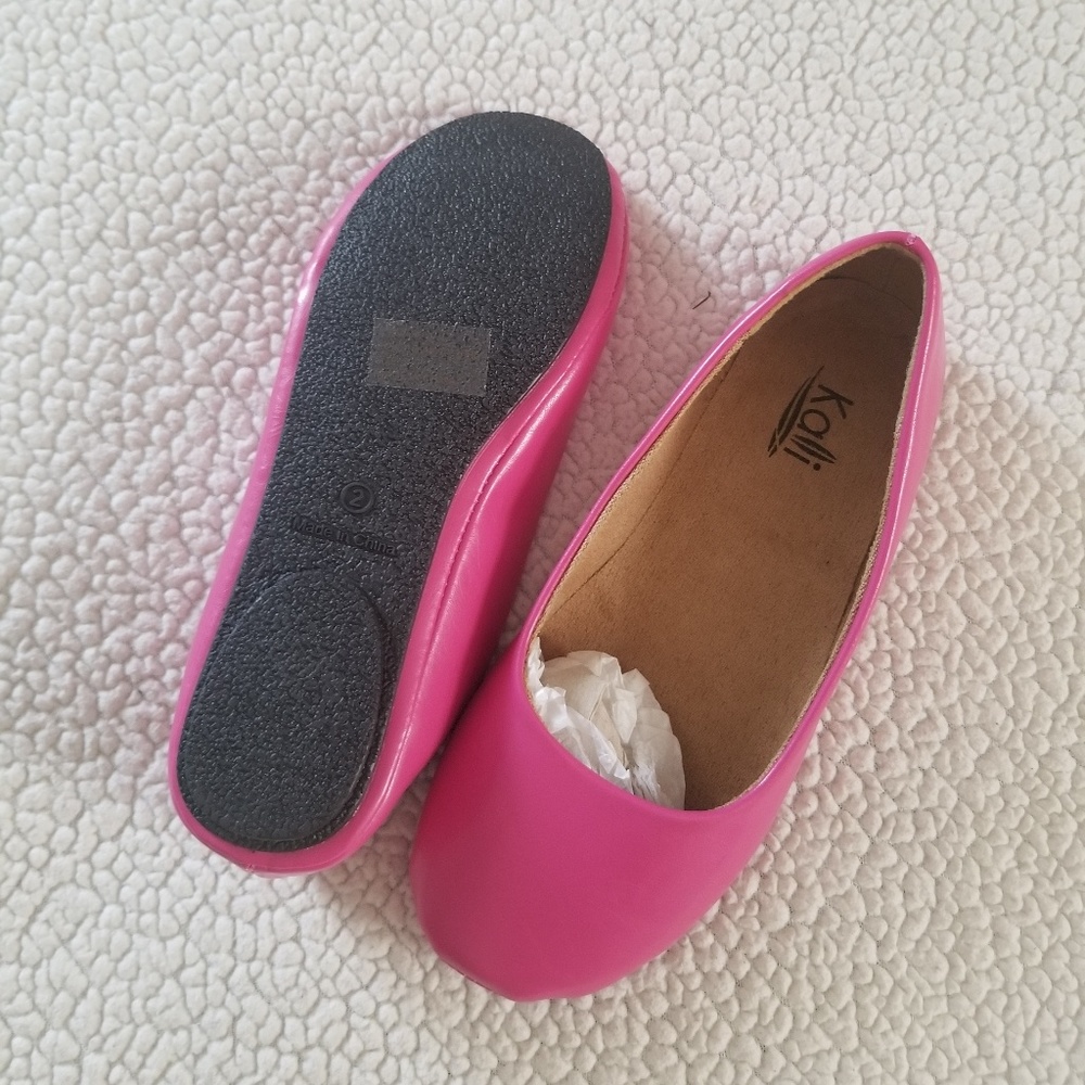 Shoes - Picture 2 of 2